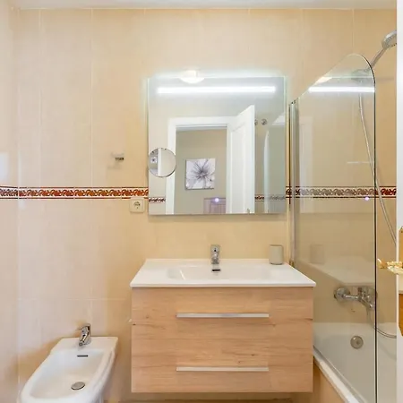 3 Bed Townhouse Close To The Apartment
