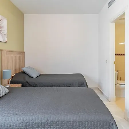 Apartment 3 Bed Townhouse Close To The Estepona